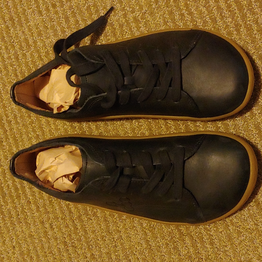 Vivobarefoot Soul EUR size 37L. Black/navy leather with gum sole